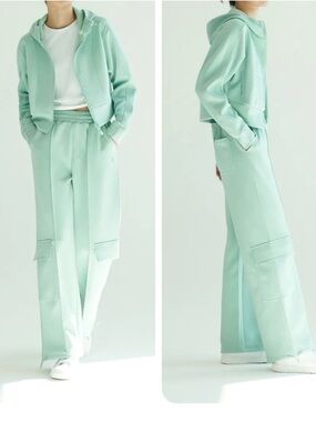 Wide-Leg Cargo Pants in Mint - Women